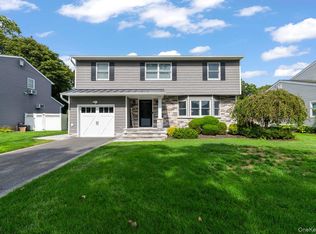 117 N 1st St, Sayville, NY 11782