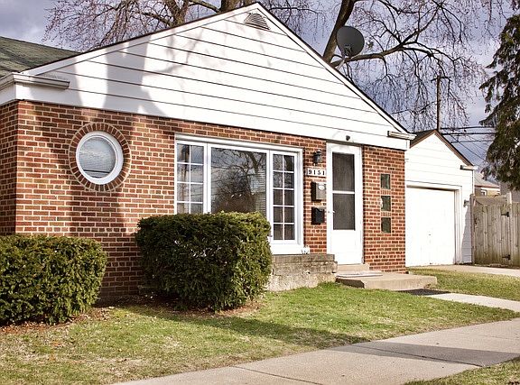 3rd image of 9151 Lockwood Ave