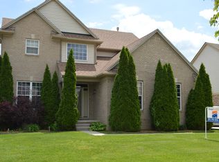 39124 Devonshire Ct, Harrison Township, MI 48045