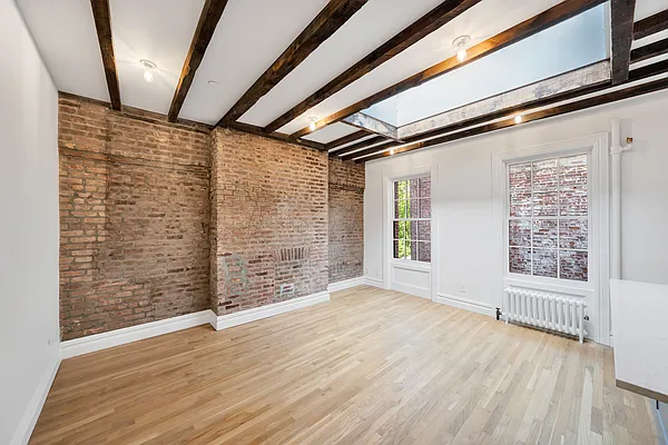 Rented by New York Residence | media 34