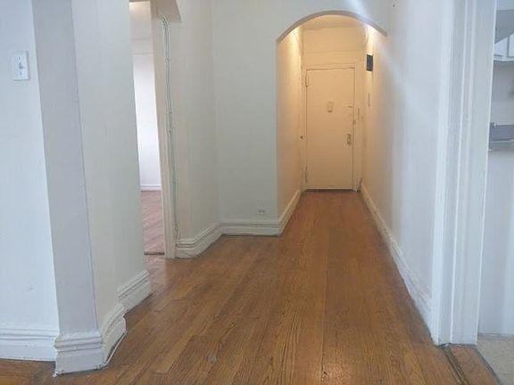 5th image of 4317 48th St APT 5A