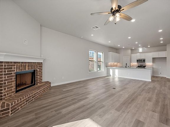 3rd image of 13508 Avenue W