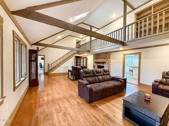 3rd image of 2215 Southern Rd