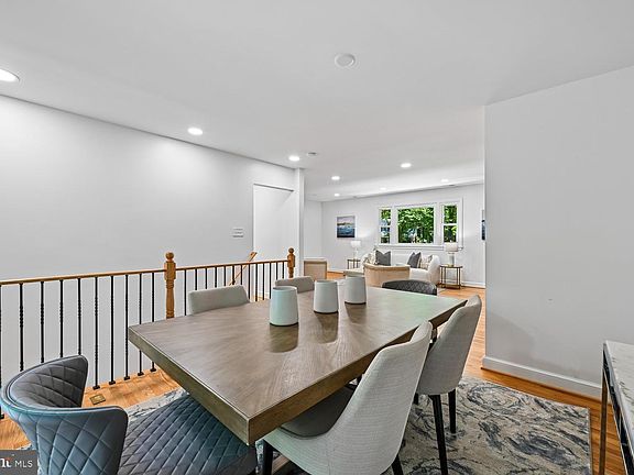 3rd image of 3214 Chichester Ln