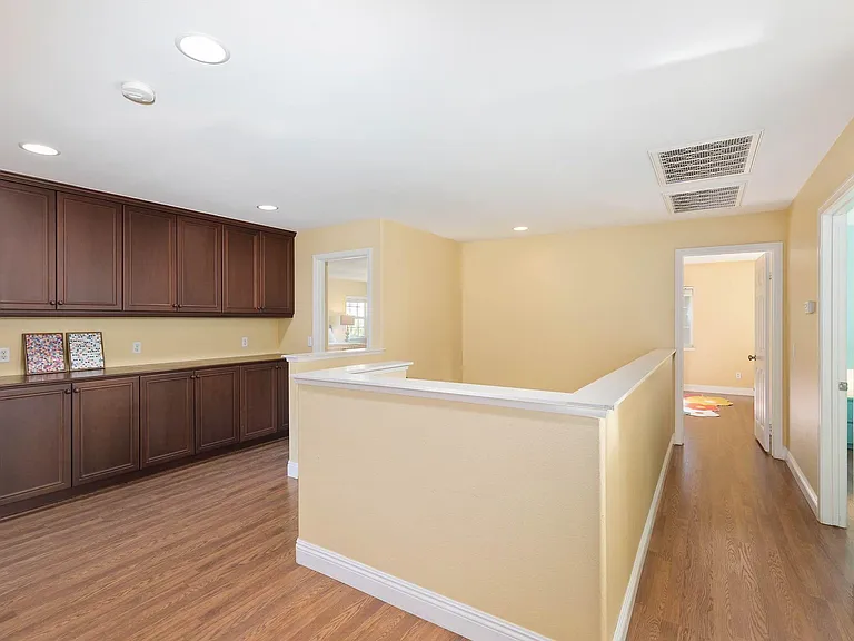 7597 Freestone Ct — Photo 8