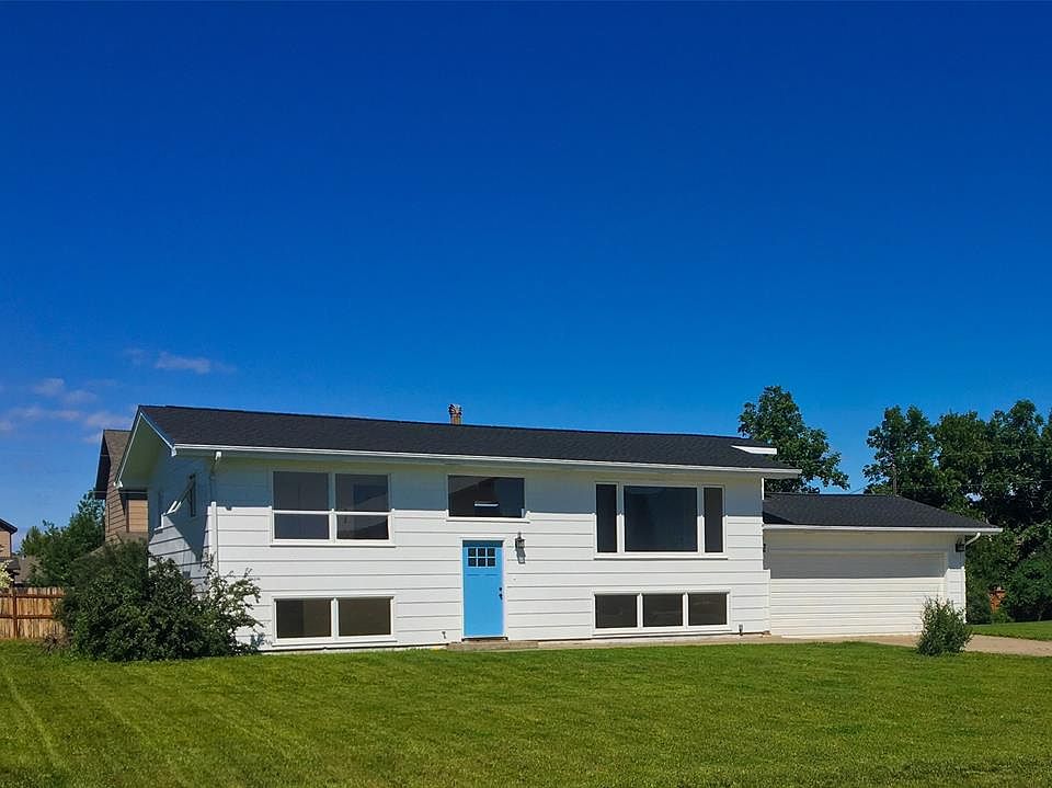 1st image of 525 Valley Dr