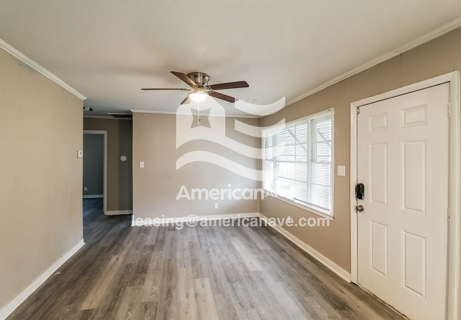 3 bed, 1.0 bath, 888 sqft, $897 — Photo 3