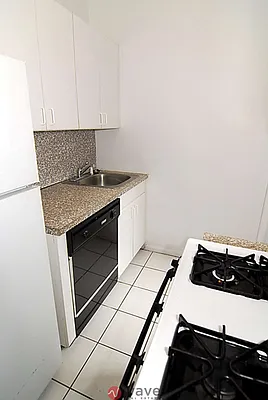 Rented by Wave Real Estate Group | media 18