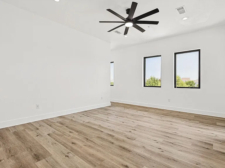 767 W Main St #205 — Photo 18