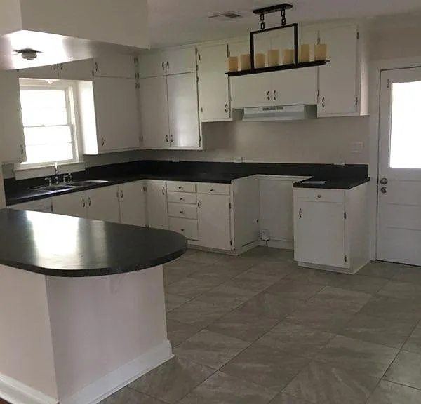 707 N Louise St — Photo 2
