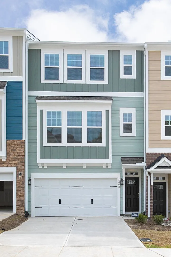 Building Photo - 1248 Commack Dr