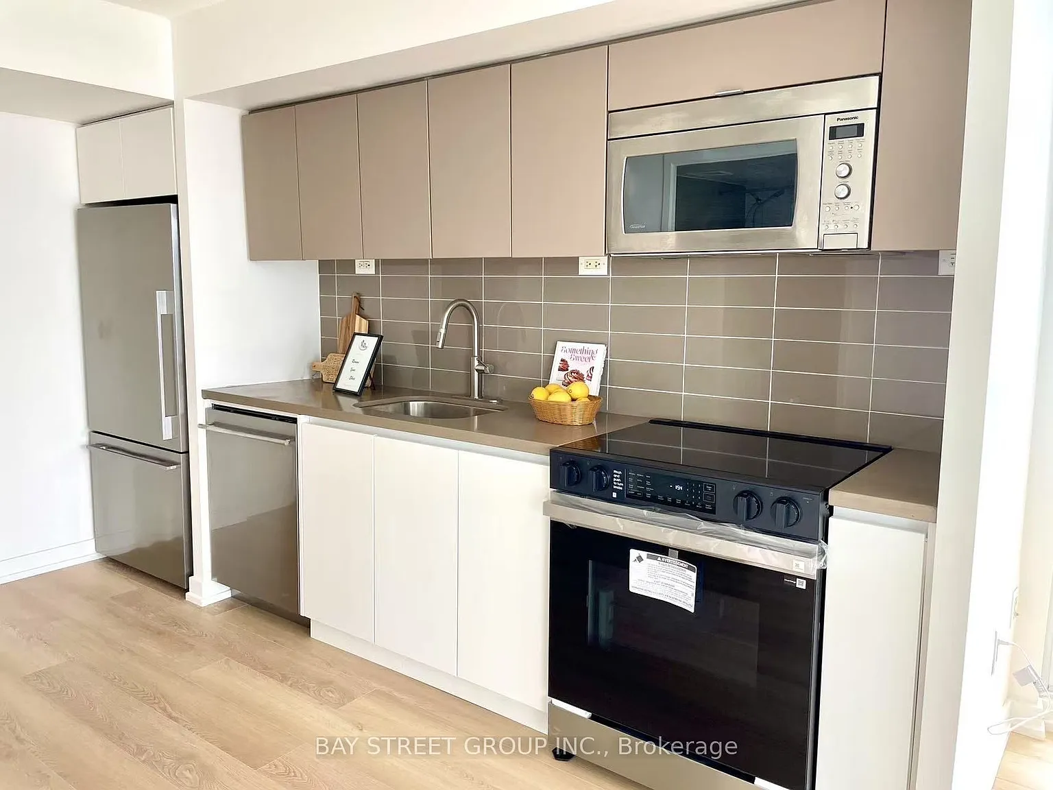 1 bed, $2,600 — Photo 4