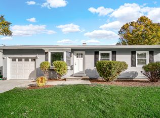 2123 Fairland Dr, Sycamore, IL 60178