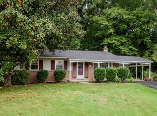 8636 Woodview Dr, Springfield, VA 22153