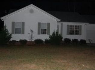 3027 Bowker Rd, Charlotte, TN 37036