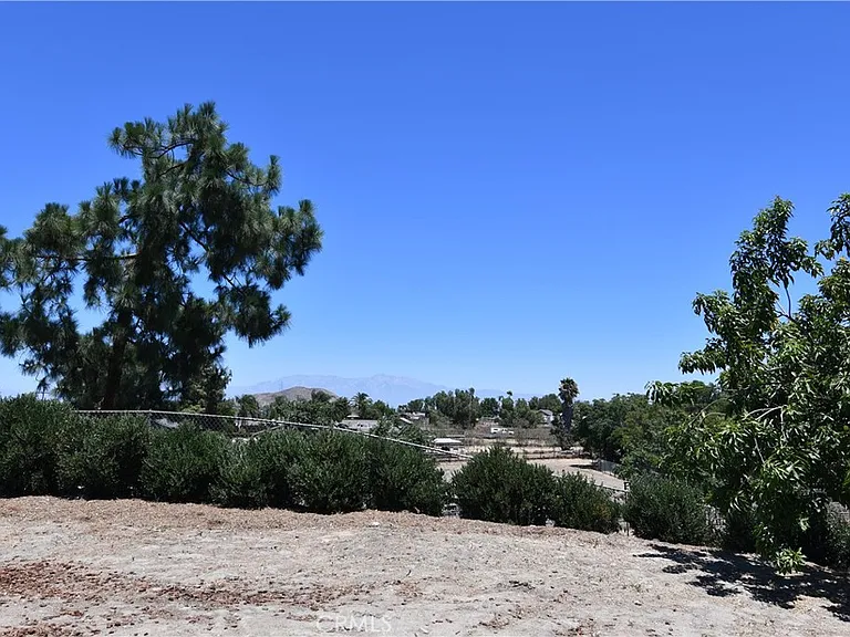 2161 Valley View Ave — Photo 11