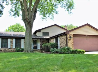 332 Birchwood Dr, Naperville, IL 60540