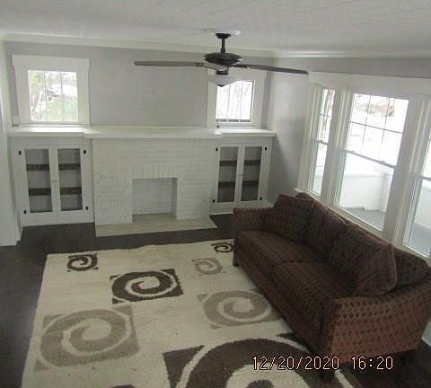 2nd image of 401 Palo Alto Dr