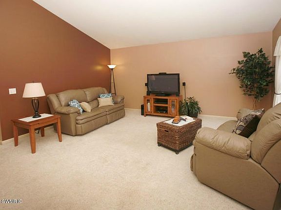 3rd image of 4590 Blacktail Ave
