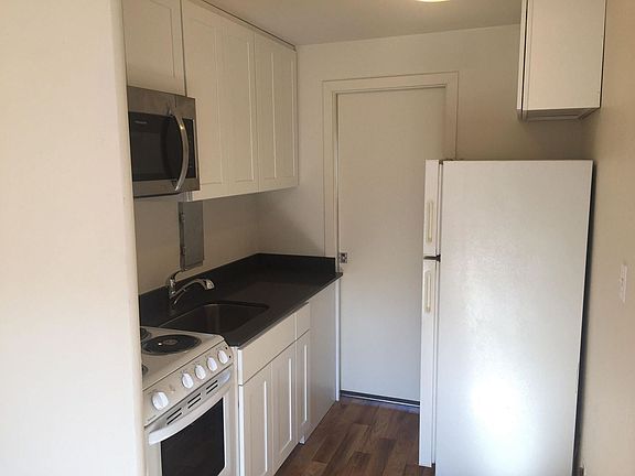 3rd image of 1120 NE 43rd St #8338960