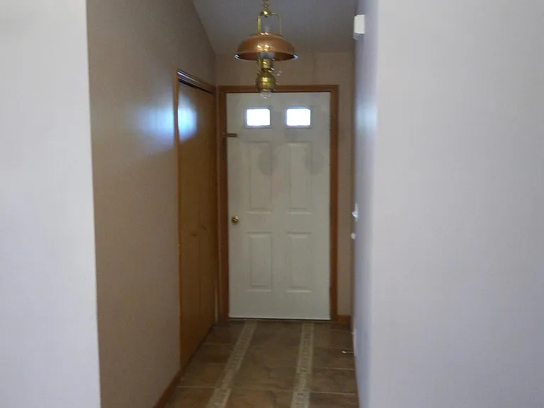2100 Newburgh Dr — Photo 2