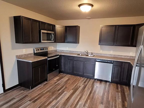 3rd image of 711 Mickelson Dr #3