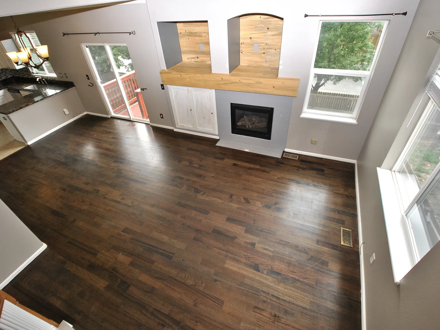 3 bed, 2034 sqft, $2,200 — Photo 2