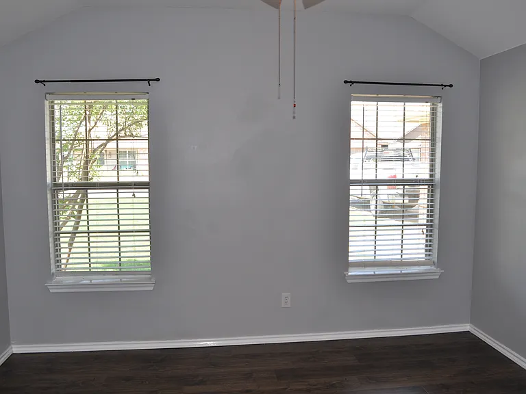 705 Katy Ln — Photo 13