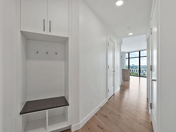 3rd image of 1212 Demonbreun St #1002
