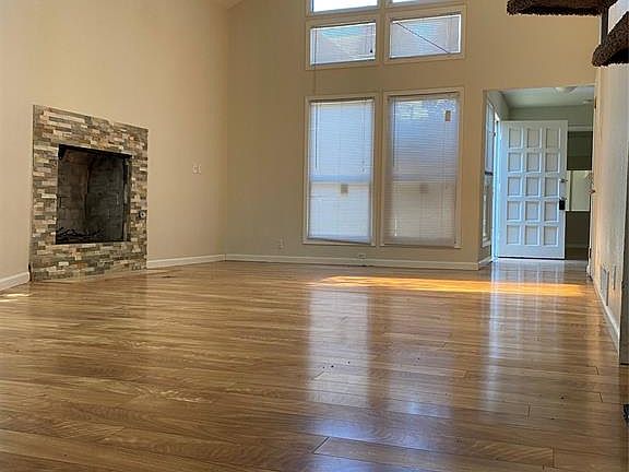 3rd image of 2200 Seville Ct
