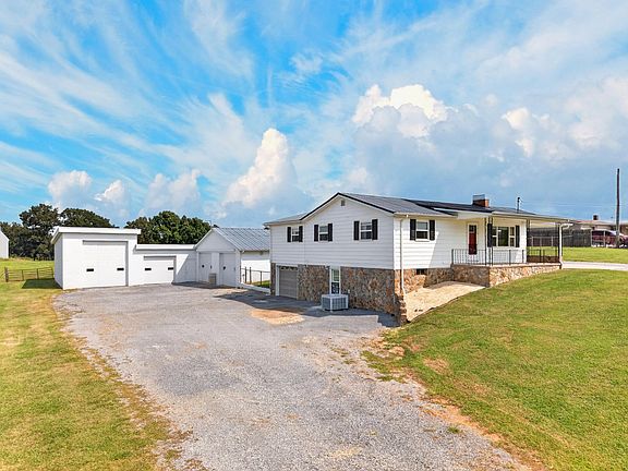 5th image of 215 White Sands Rd