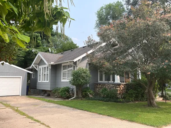 202 N Comstock St, Corunna, MI 48817