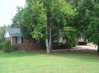 1000 Cherokee Rd, Williamston, SC 29697
