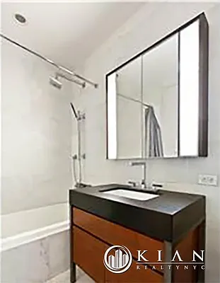 Rented by Kian Realty | media 43