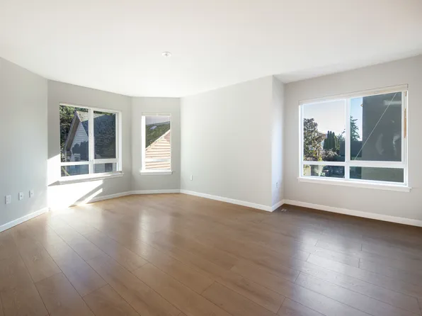 2530 15th Ave W, Seattle, WA