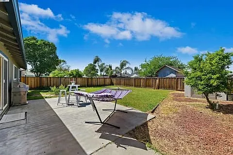 4294 Amherst Way — Photo 3