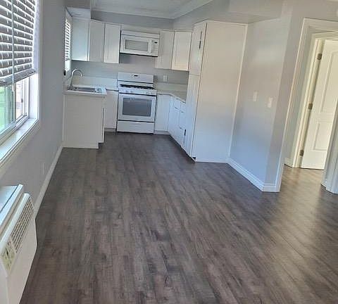 2nd image of 627 Marion Pl Unit 4