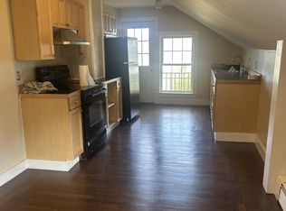 17 Pine St FLOOR 2, Wakefield, RI 02879