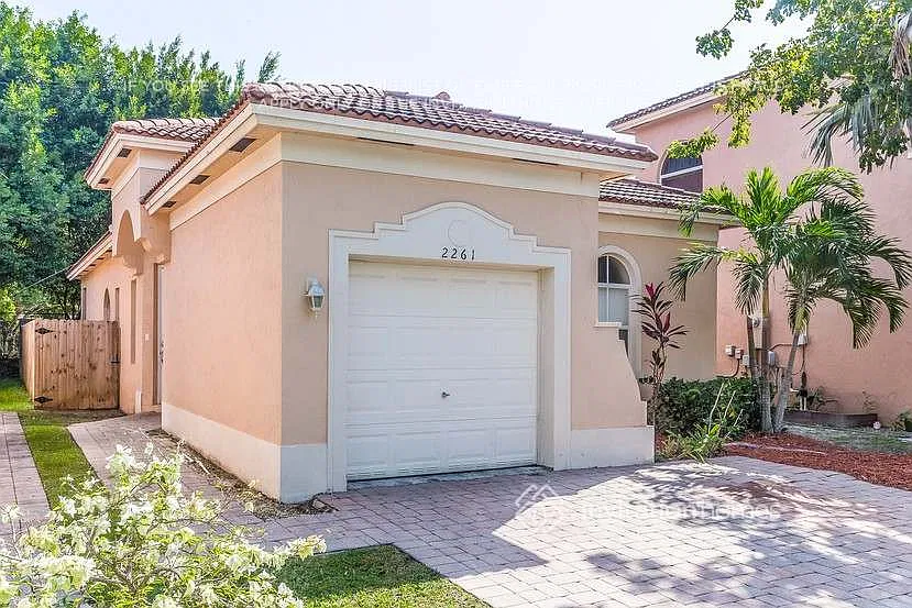 2261 NE 37th Rd Homestead, FL 33033 — Photo 3