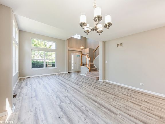 4th image of 1545 Woodbury Cir