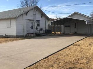 1133 E Kingsmill Ave, Pampa, TX 79065
