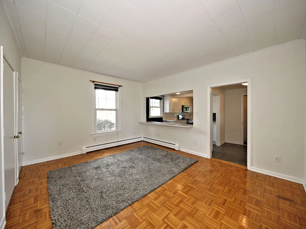 Apartment for Rent — Photo 3