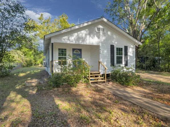 926 Randall St, Nacogdoches, TX 75964
