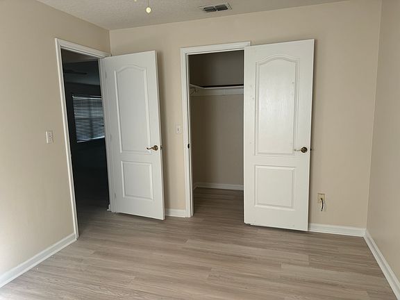 4th image of 3528 Idle Hour Dr