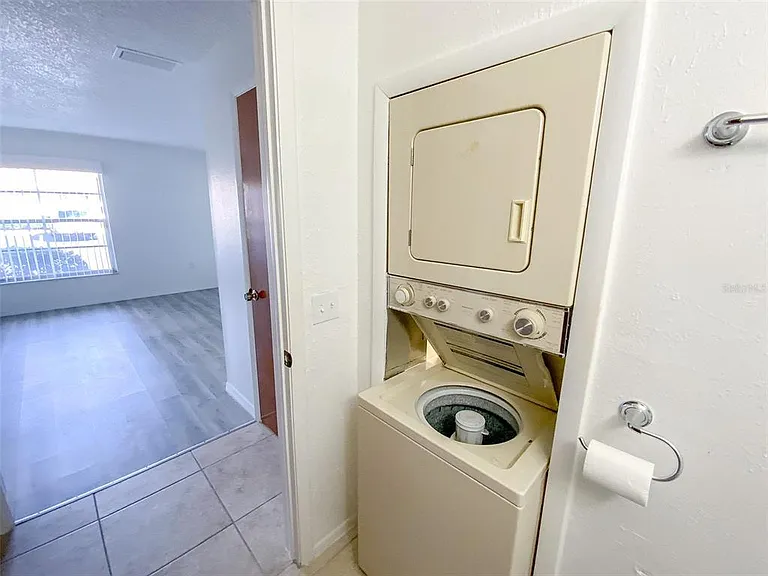 6036 Chesham Dr #5 — Photo 18