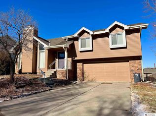 15428 Locust St, Omaha, NE 68116