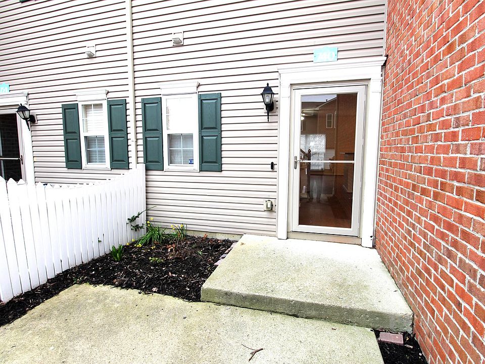 1st image of 740 Mystic Pointe Dr