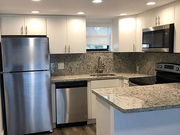 2nd image of 8290 Lake Dr APT 241