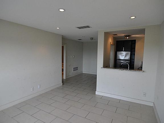2nd image of 3600 Montrose Blvd Unit 1009