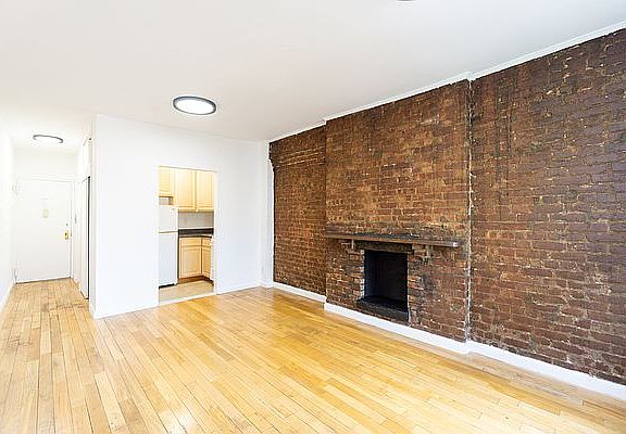 3rd image of 238 W 20th St APT 3A